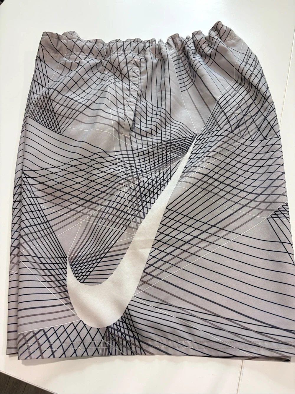Nike Swim Trunks Men’s XL Gray Black Geometric Swoosh Board Shorts